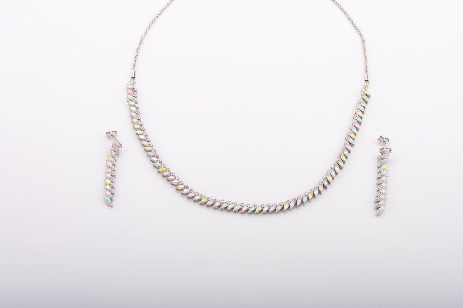 Vibrant Leaf Necklace Set - Image 4