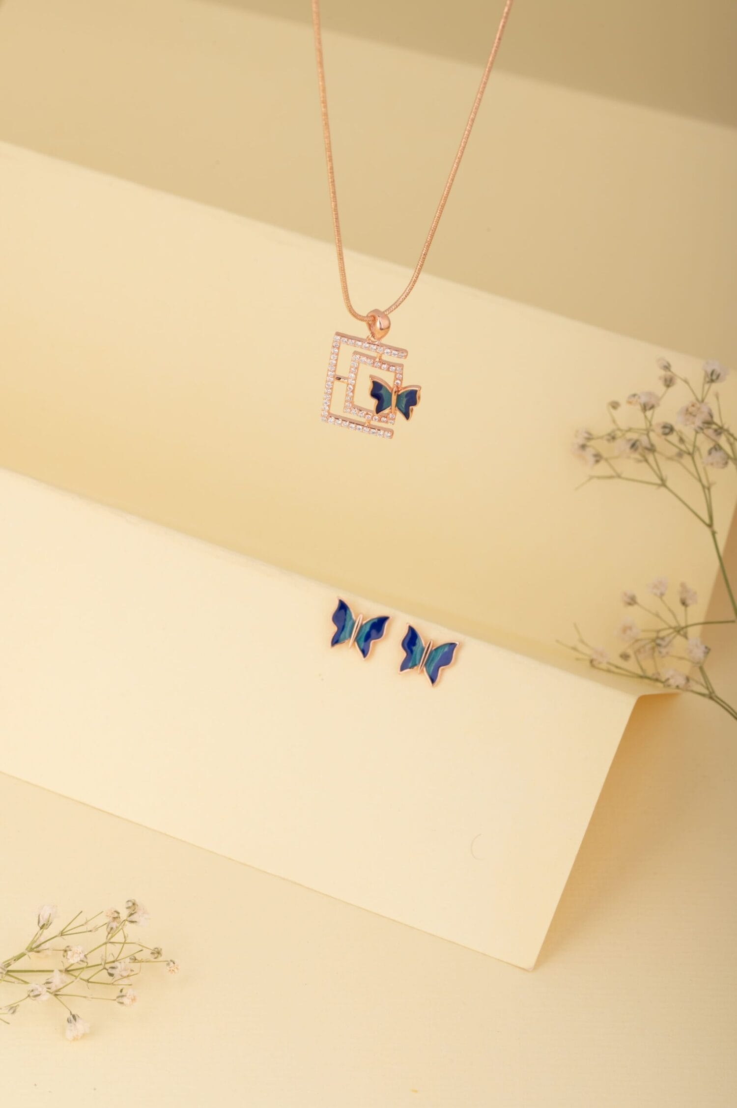 Rectangular Flutter Set with Chain Pair