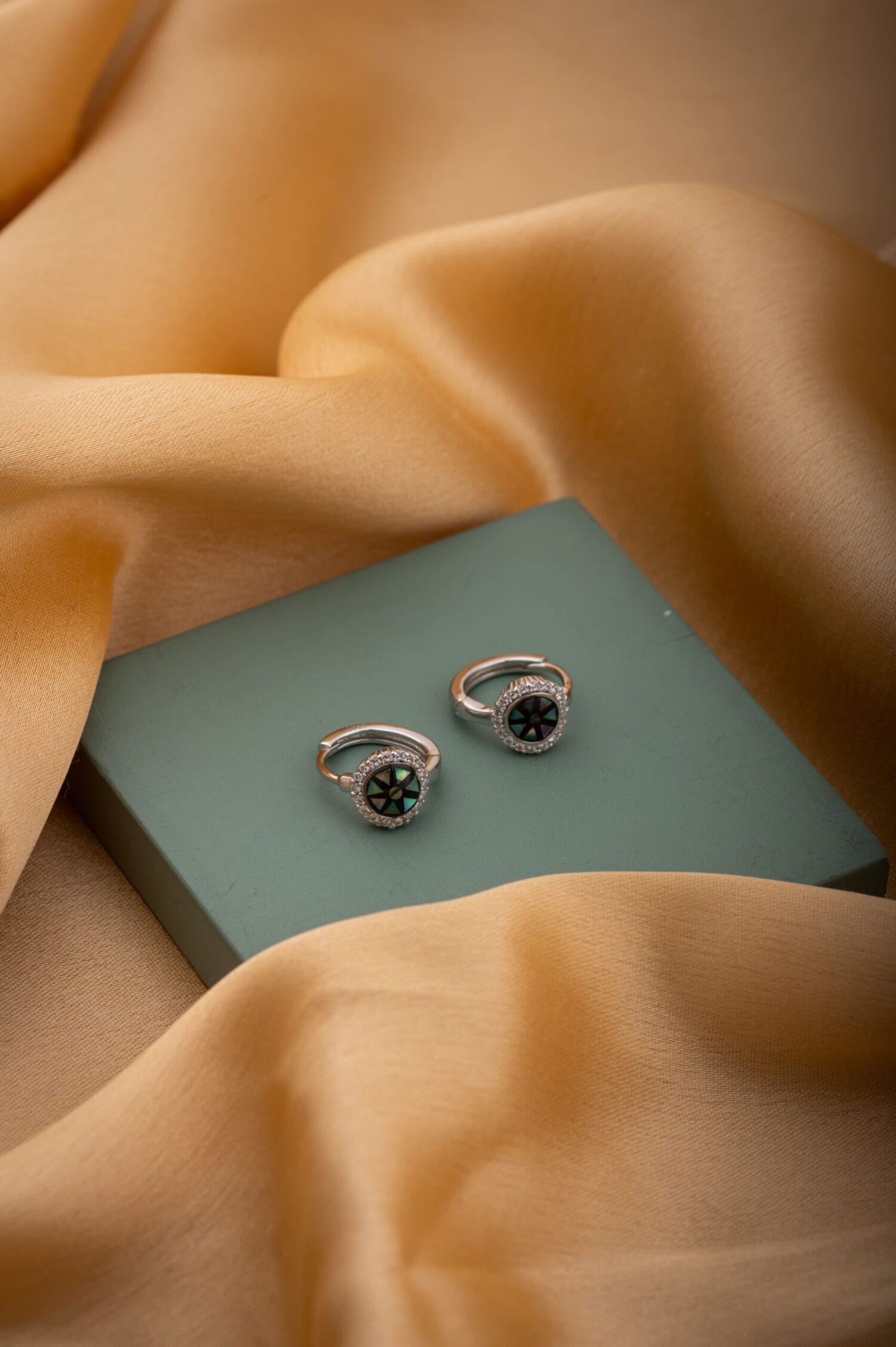 Black Zirconium Loop