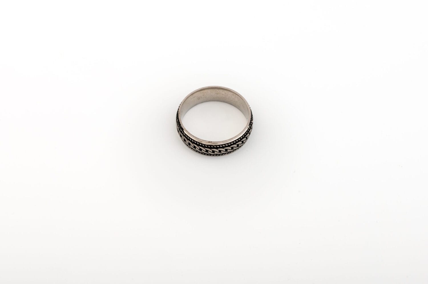 Oxidised Classic Chain Ring for Him - Image 3