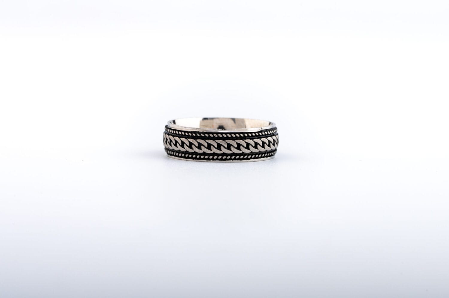 Oxidised Classic Chain Ring for Him - Image 4