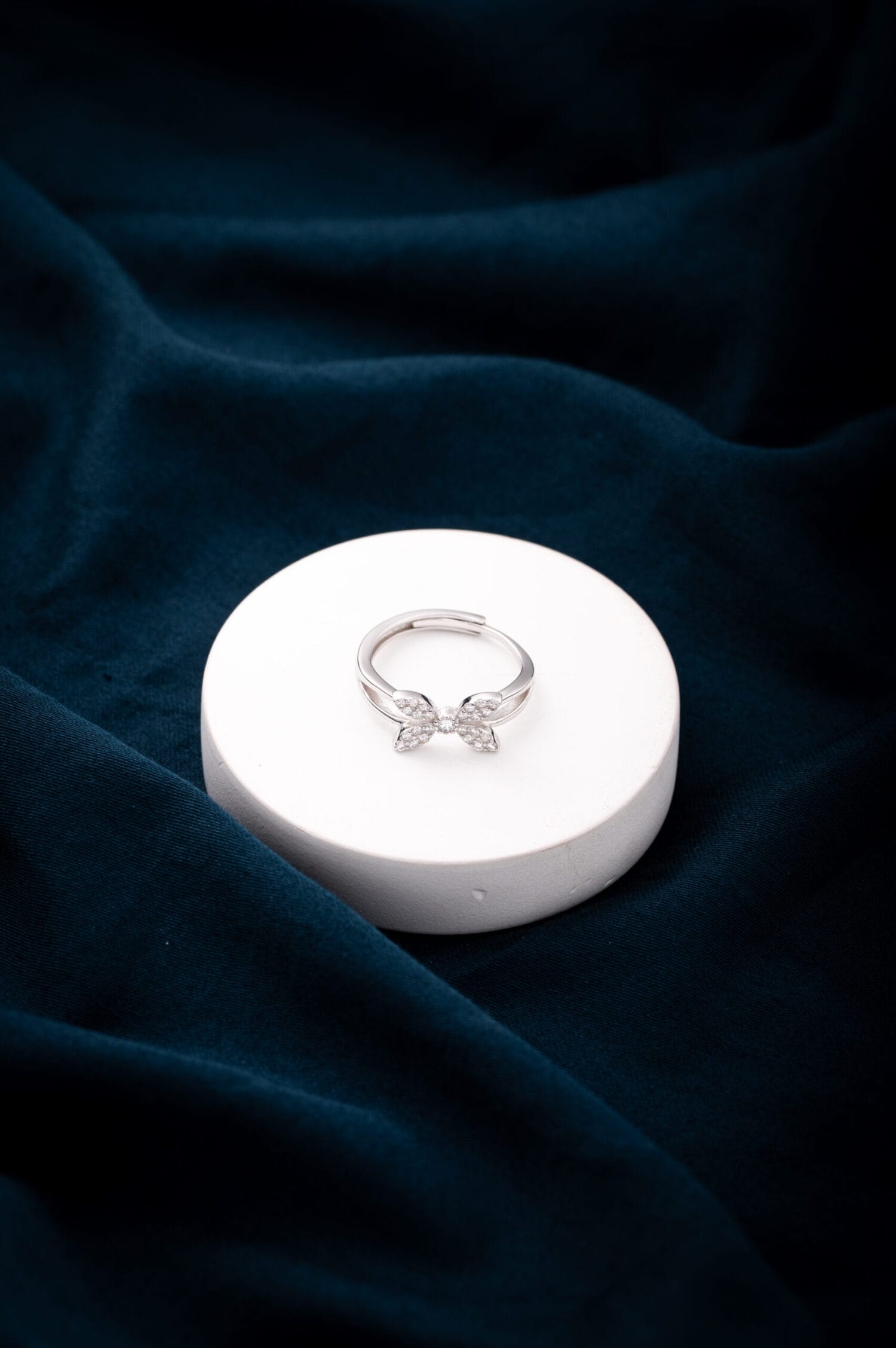 Dainty Bow Ring